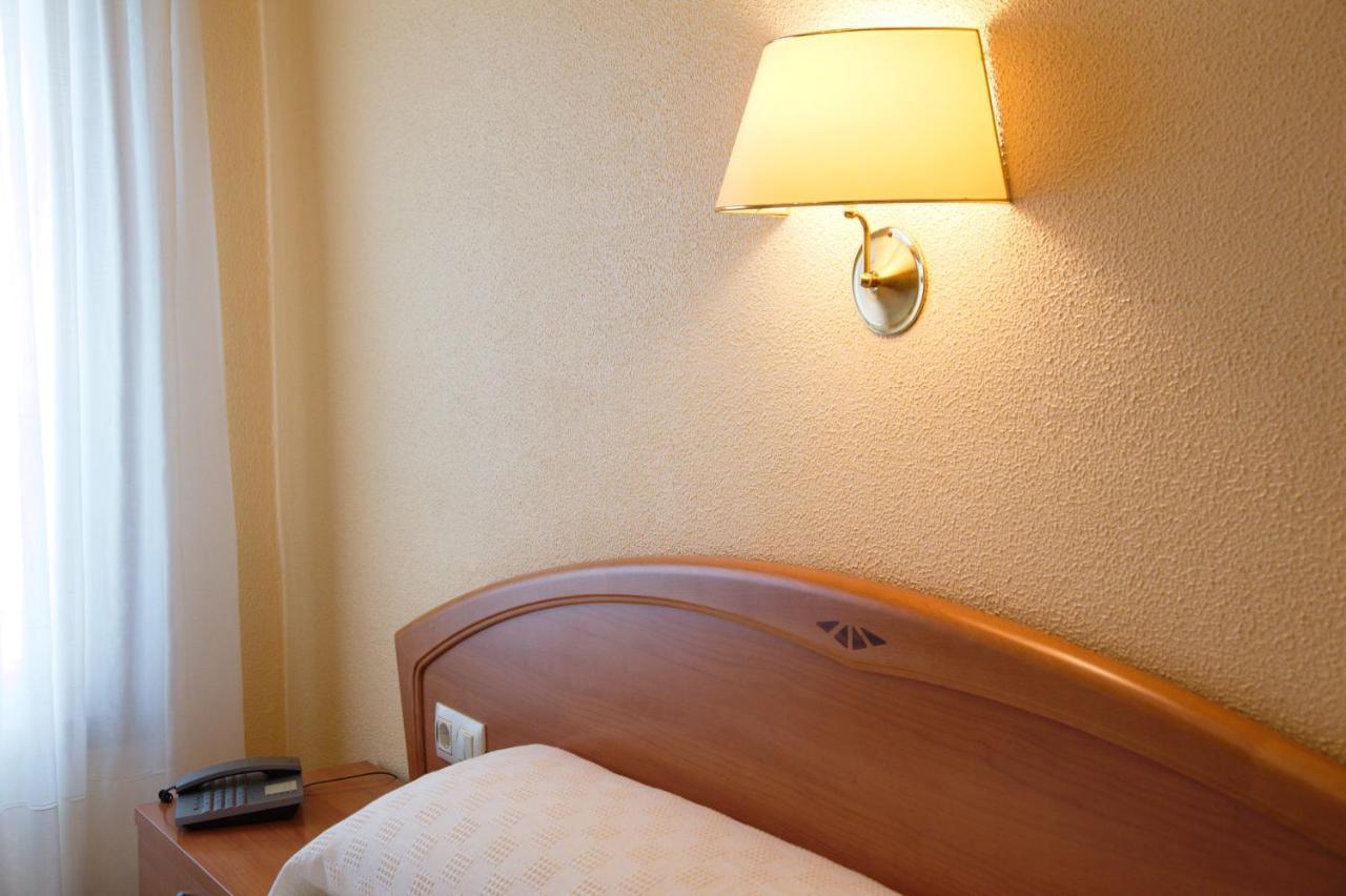 Hotel Panton Виго Екстериор снимка