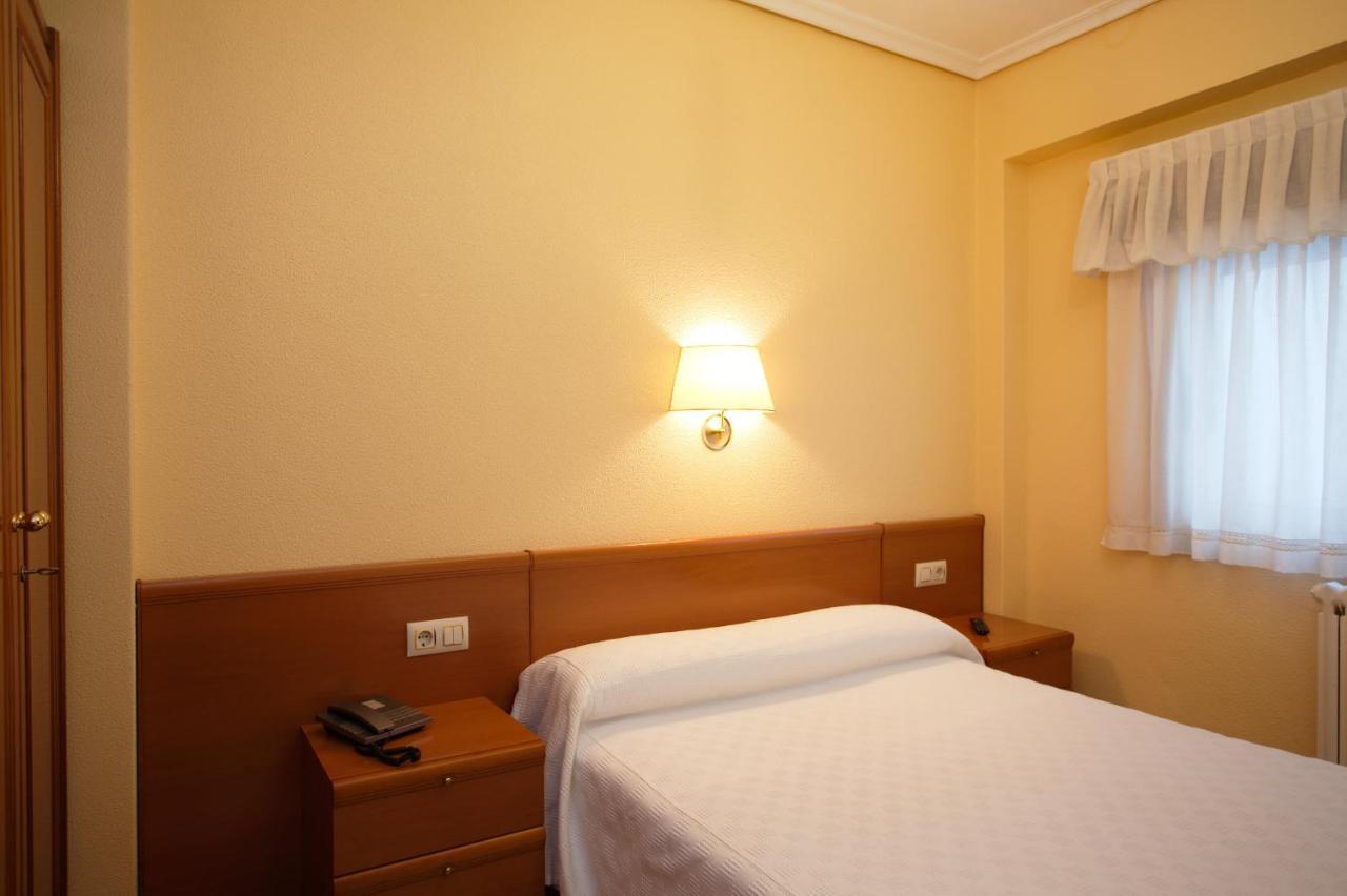 Hotel Panton Виго Екстериор снимка
